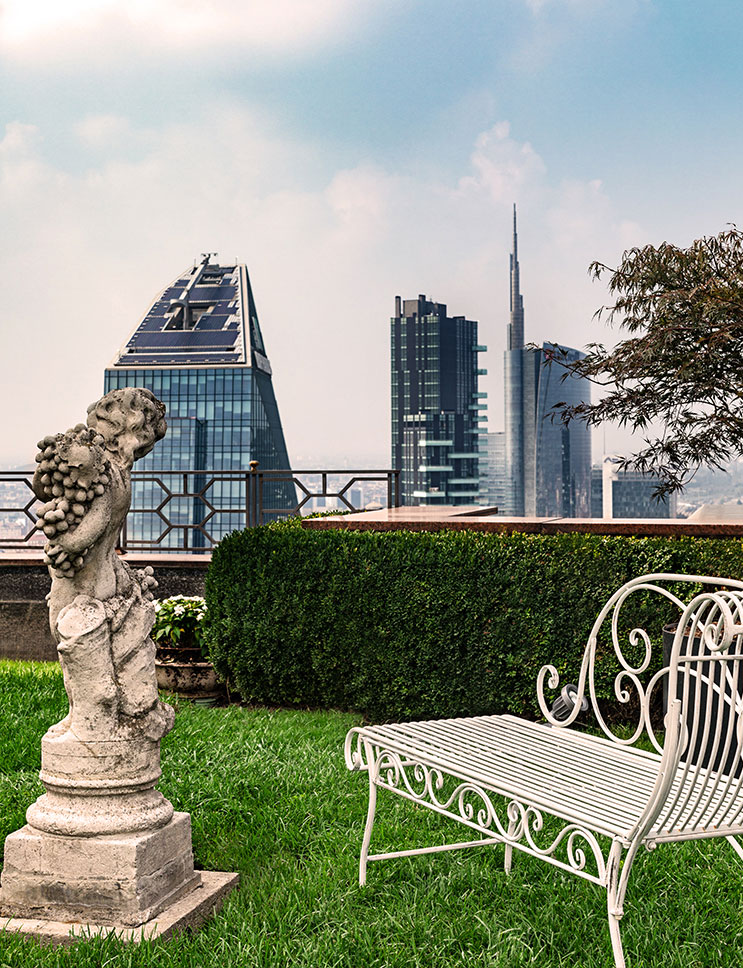 Eden Milano la vista sui grattacieli dal giardino